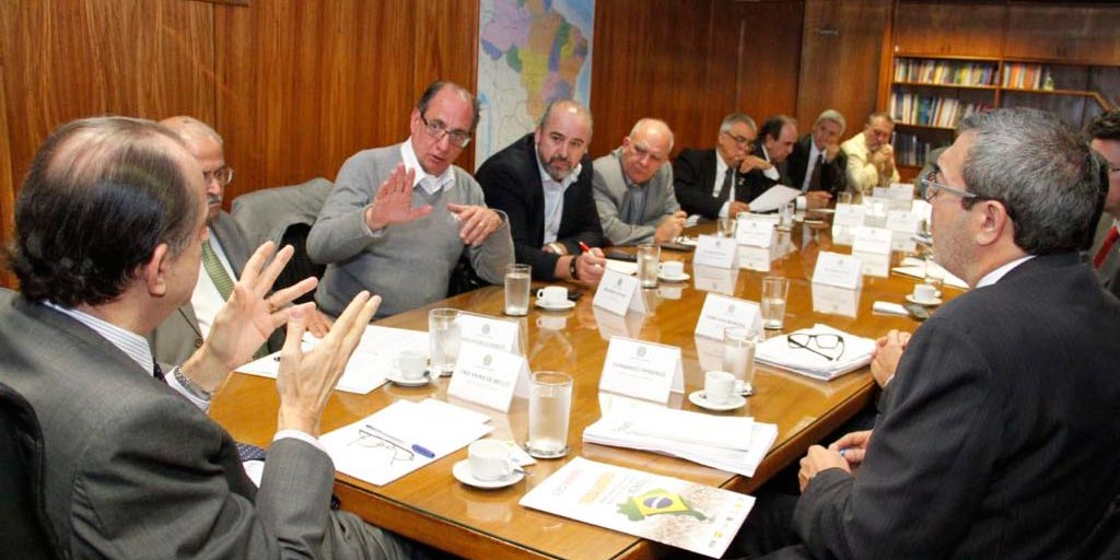 Ministro Caio Vieira elogia mutirão de emprego do Sindicato dos Comerciários de São Paulo